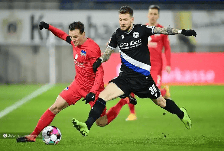 周六019西甲 巴塞罗那VS比利亚雷亚尔，足球推荐内附比赛解析扫盘预测